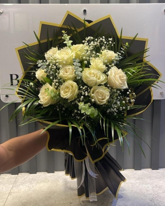 Beyaz Gülden Buket 